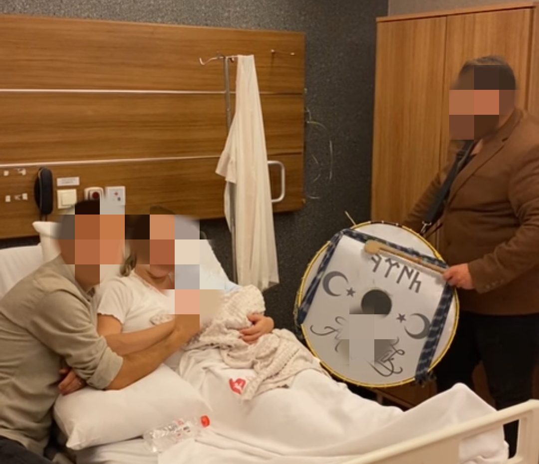 Hastane odasında skandal görüntü